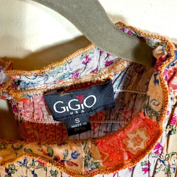Gigio / Patchwork Print Floral Top / Boho Patchwork Ruching throughout Sz Small - Picture 4 of 12